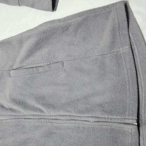 Zip-up Bench Sweater - Picture 3 of 16